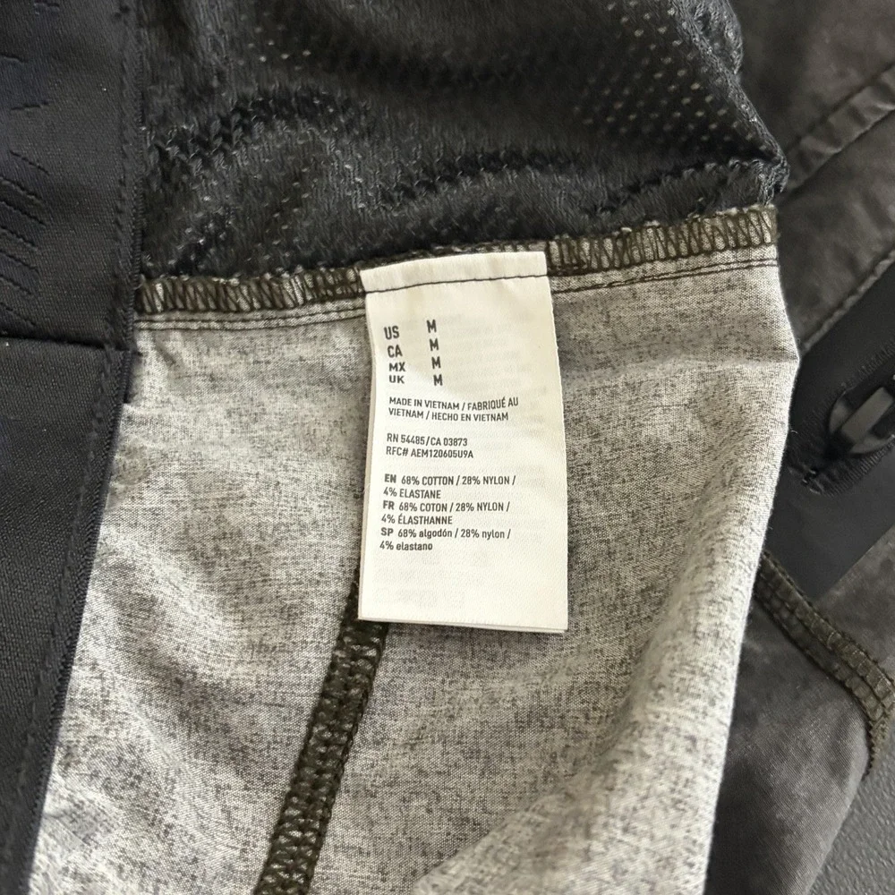 American Eagle AE Flex Men's Medium Gray Performance Athletic Training Shorts